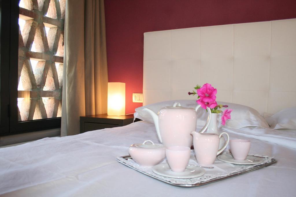 Il Poggiolo Delle Rose Bed&Breakfast Tavarnuzze Bilik gambar